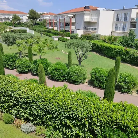 Apartment With Pool, Parking, Close To The *