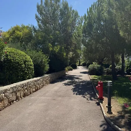 With Pool, Parking, Close To The Apartment Antibes